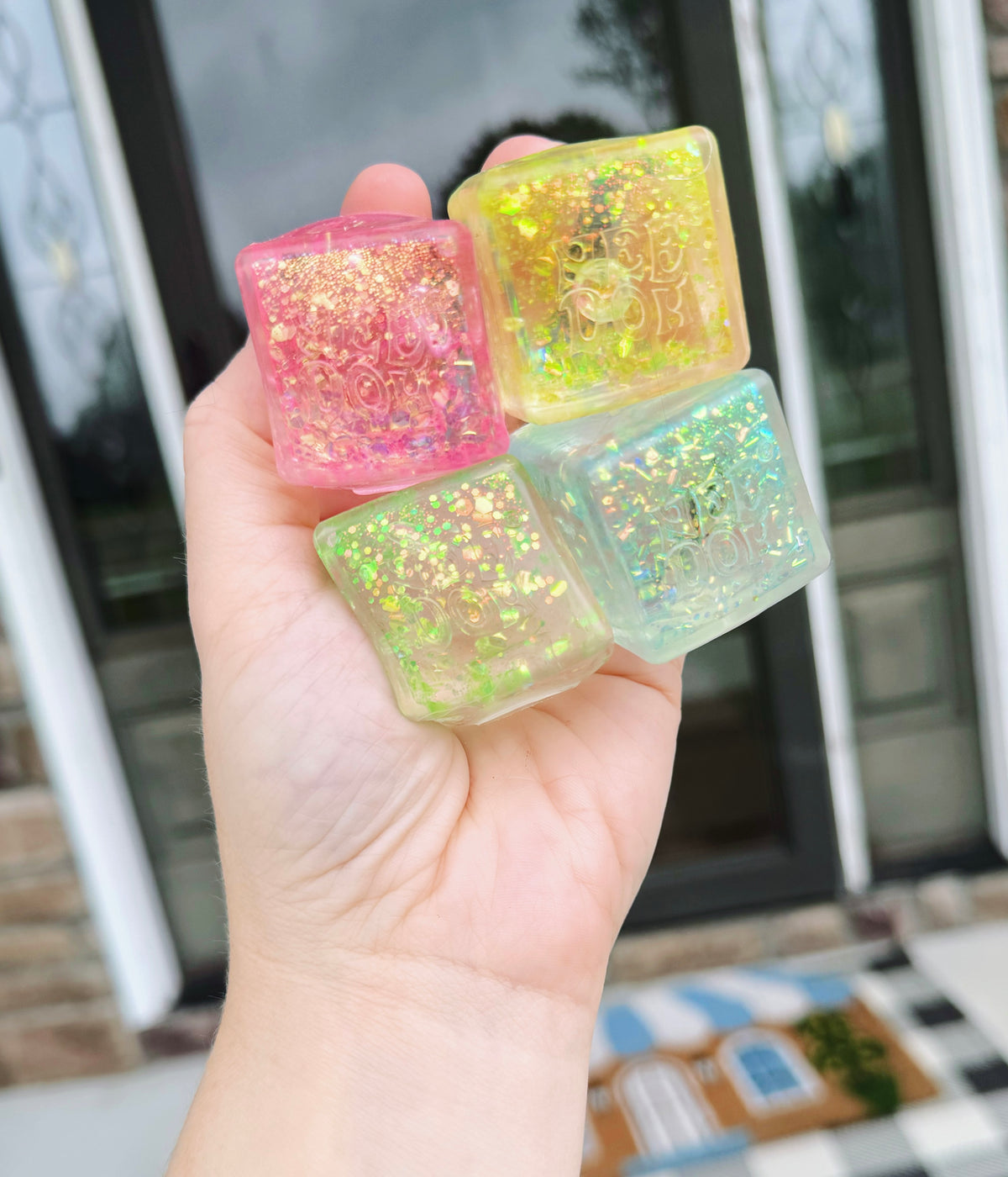 RTS PRETTY GLITTER CUBES