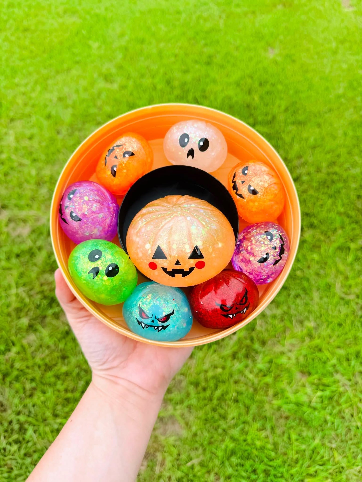Halloween mama + babies