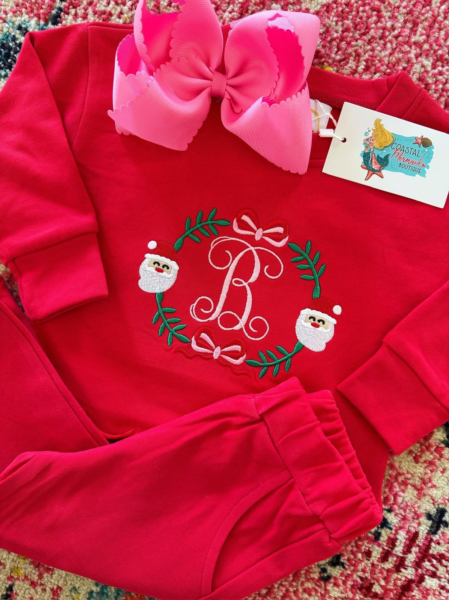 RED CHRISTMAS CREST SCALLOP SETS - TAT: LATE SEPTEMBER